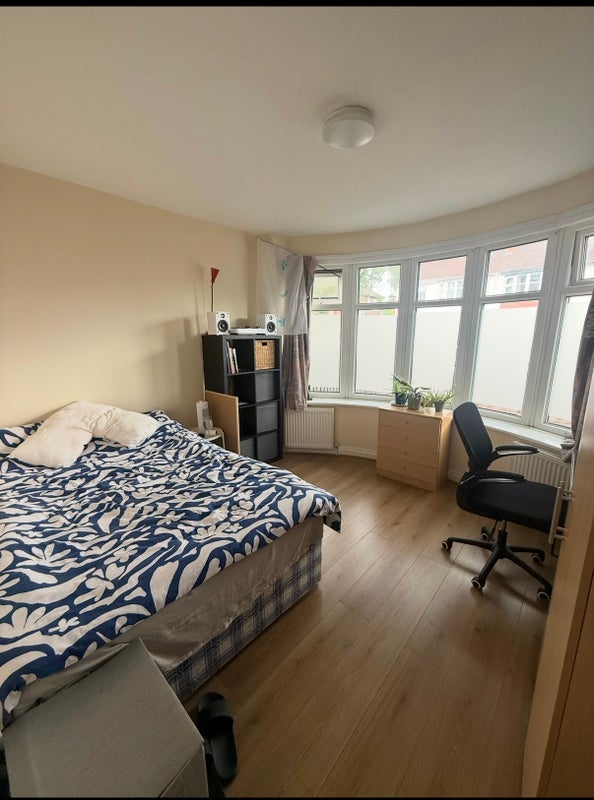 Room Dryden Road in Trafford