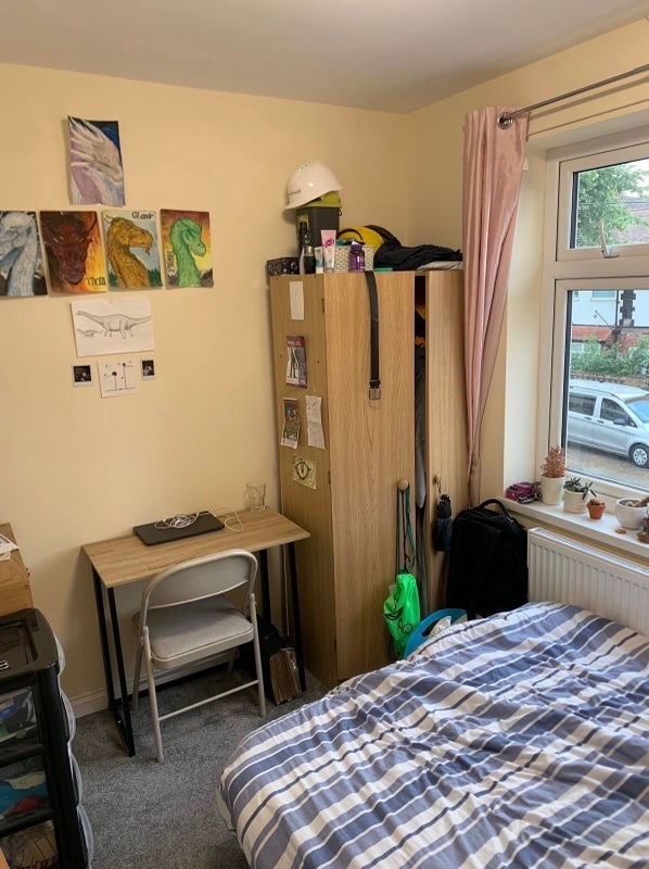 Room Dryden Road in Trafford