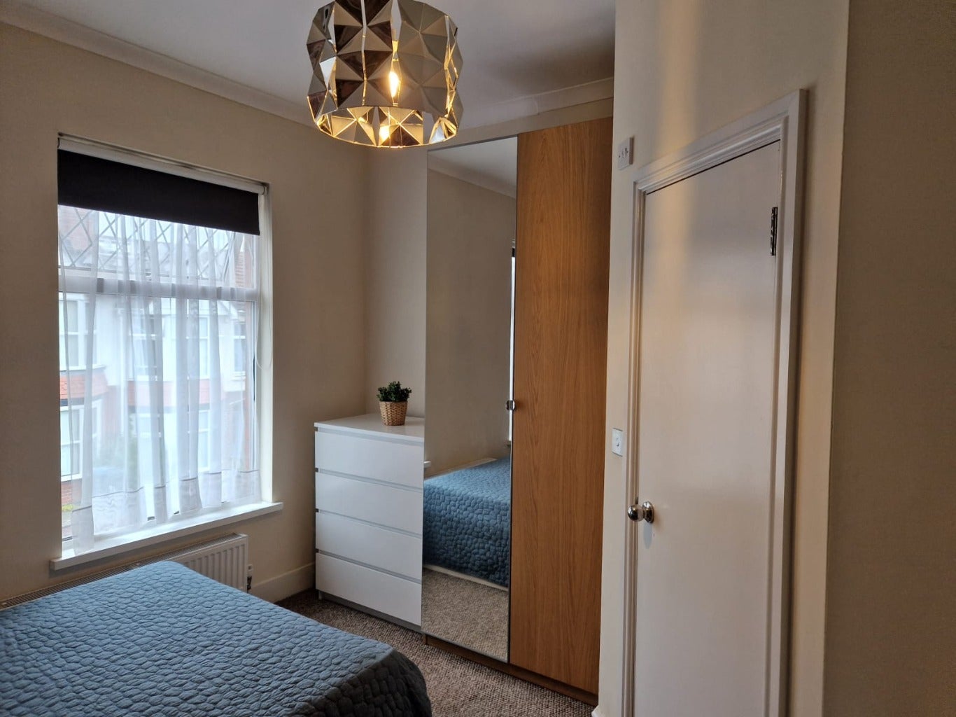 Room Harefield Road in Coventry