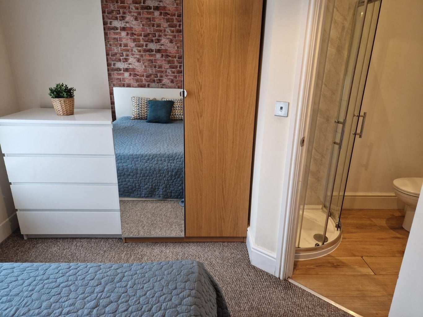 Room Harefield Road in Coventry