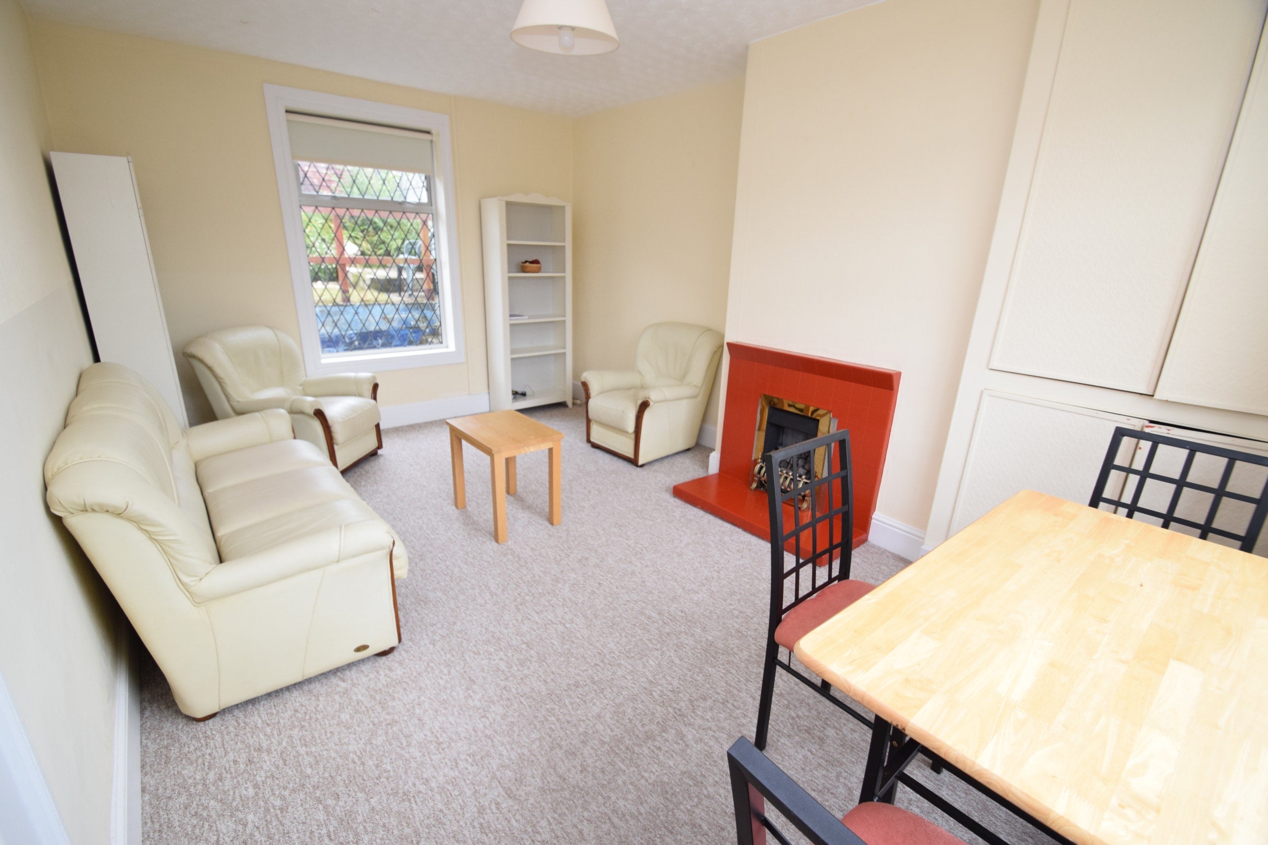 Room Tresawle Road in Falmouth