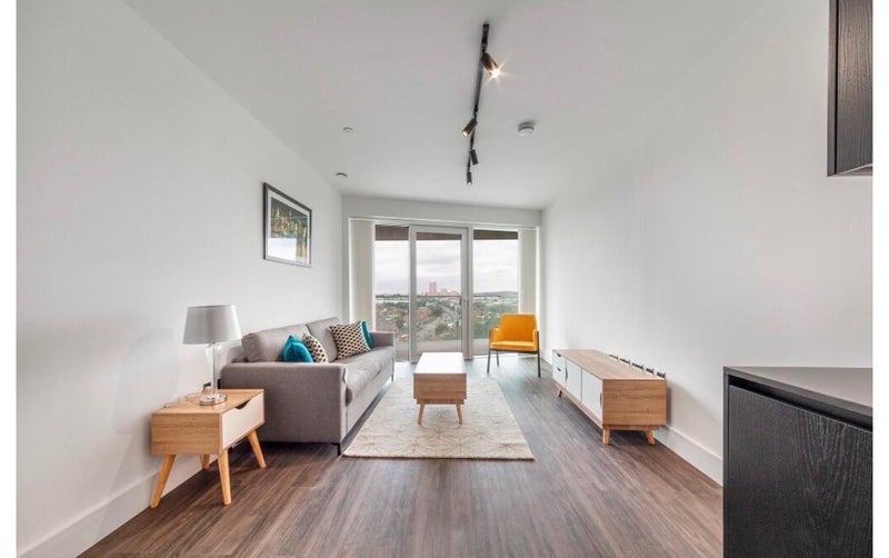 Room Portal Way in Greater London