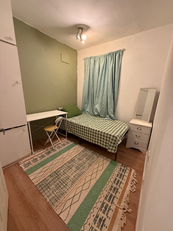 Room Nowell Terrace in Leeds