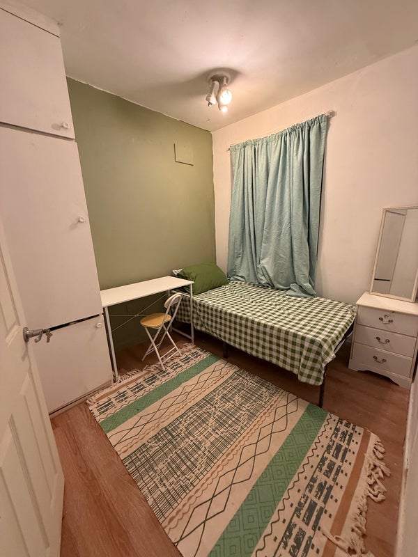 Room Nowell Terrace in Leeds