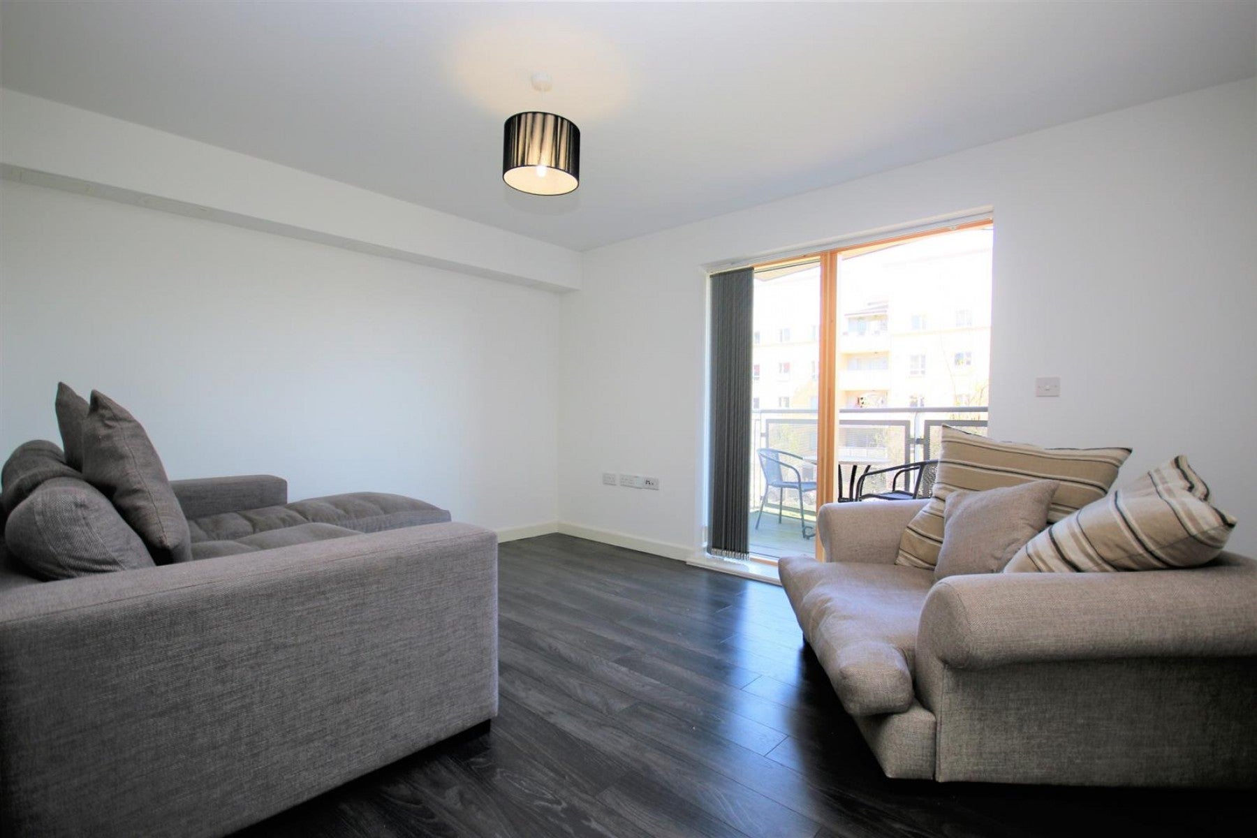 Flat Clock View Crescent in Greater London