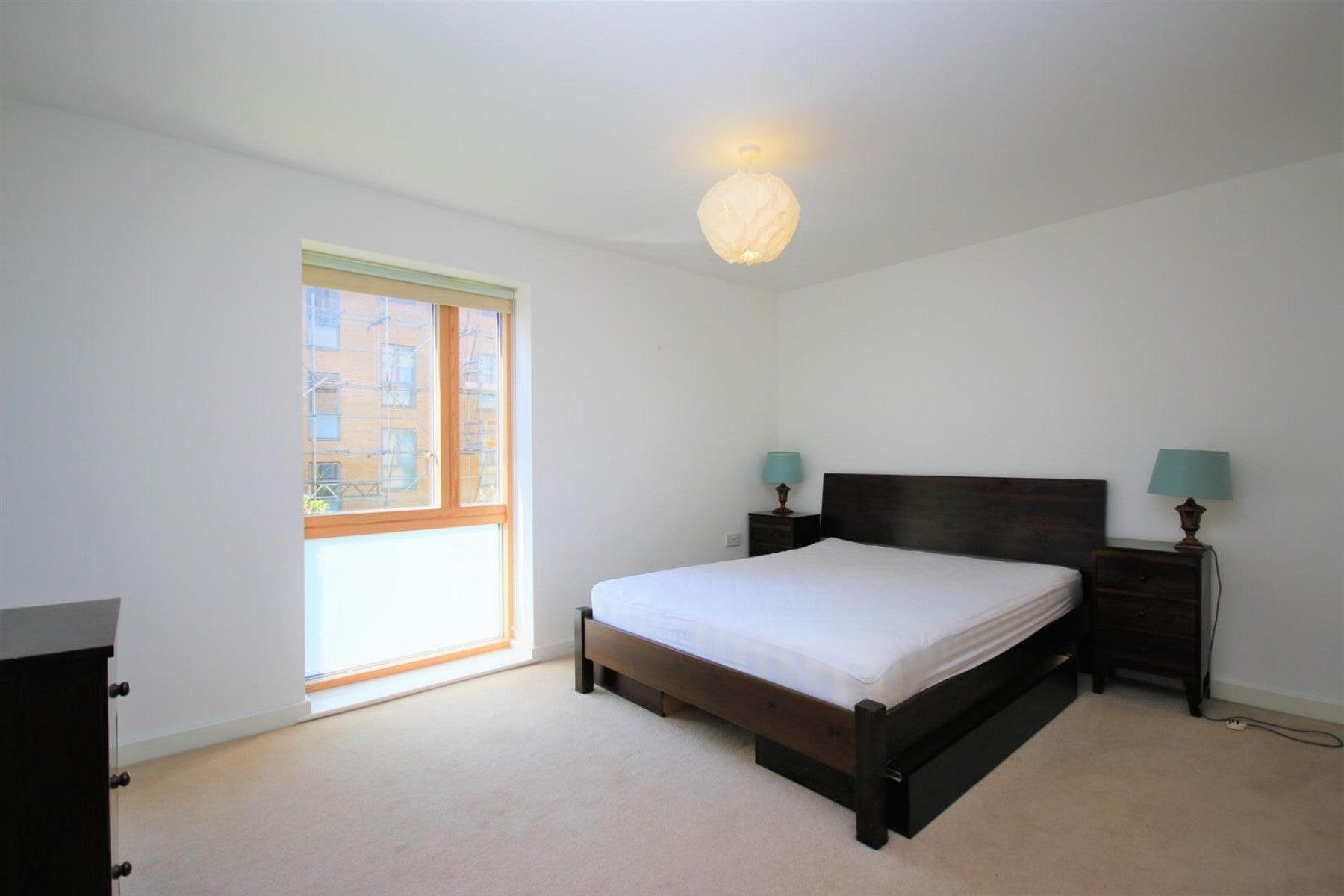 Flat Clock View Crescent in Greater London
