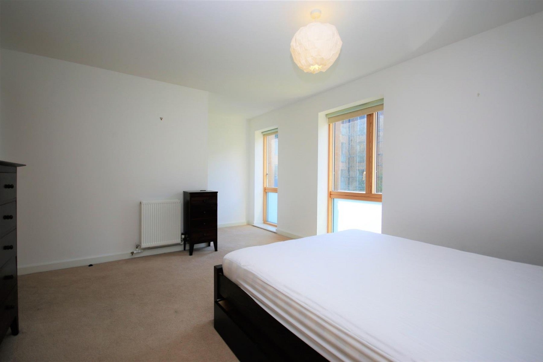 Flat Clock View Crescent in Greater London