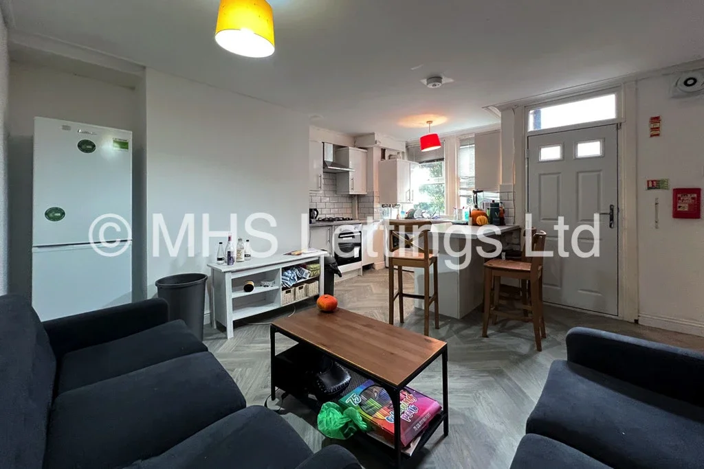 Flat Pearson Grove in Leeds