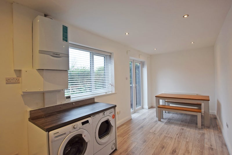 Room Porton Walk in Manchester