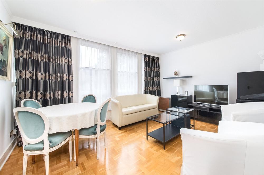 Flat Cambridge Square in City of Westminster