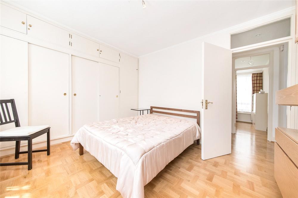 Flat Cambridge Square in City of Westminster