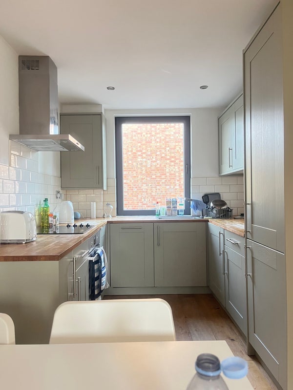 Room Faraday Road in Greater London