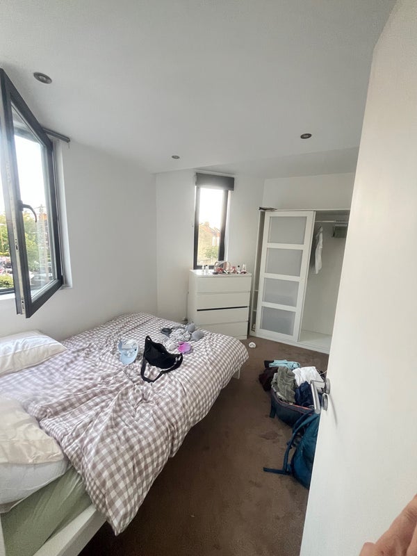 Room Faraday Road in Greater London