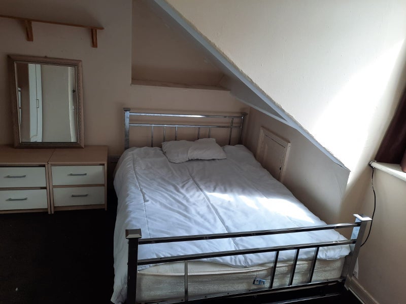 Room Azalea Terrace North in Sunderland