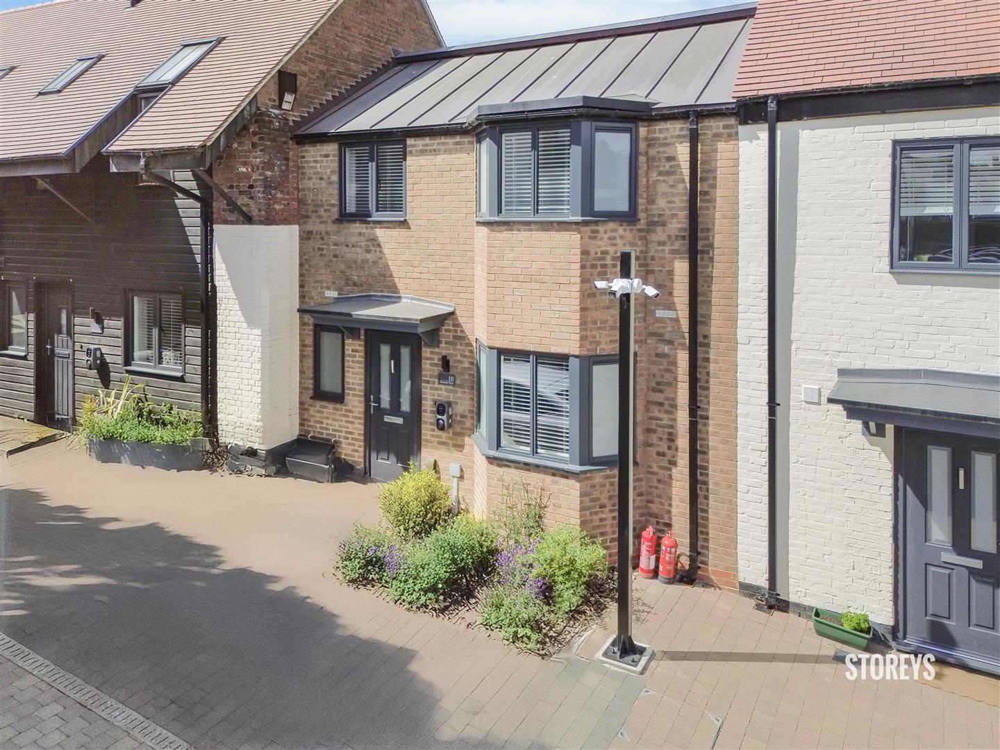 Flat Denmark Street in Watford