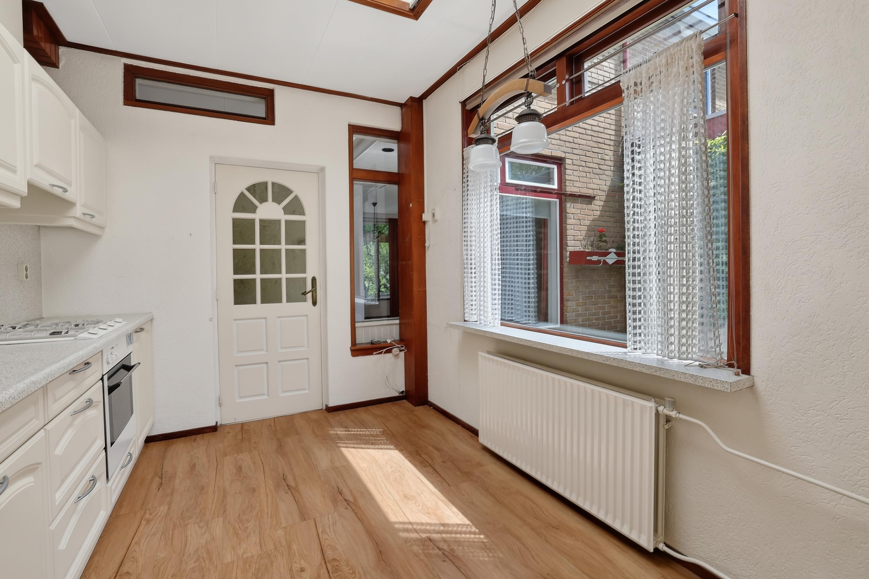 Tussenwoning te koop: Prins Bernhardstraat 20, Stellendam