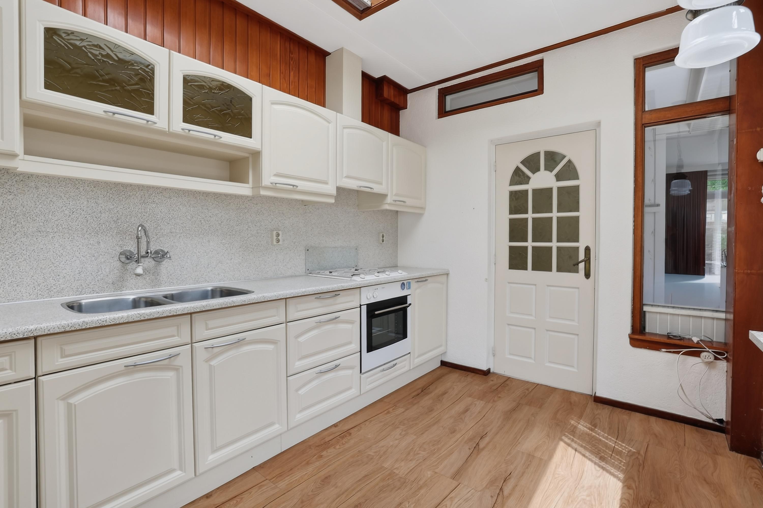 Tussenwoning te koop: Prins Bernhardstraat 20, Stellendam