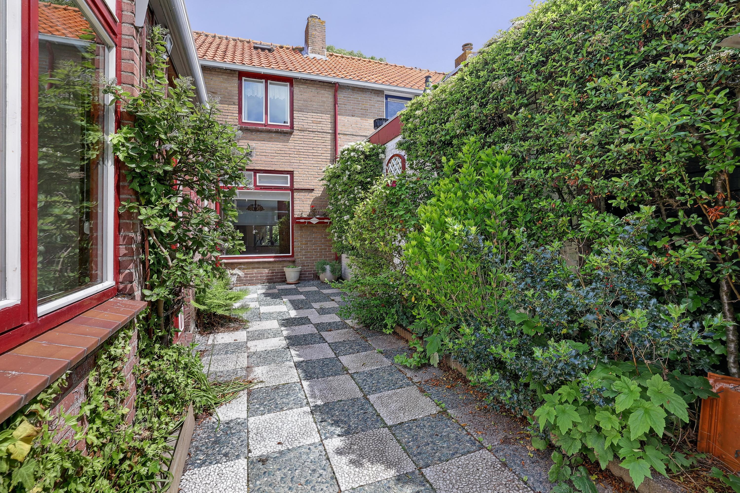 Tussenwoning te koop: Prins Bernhardstraat 20, Stellendam