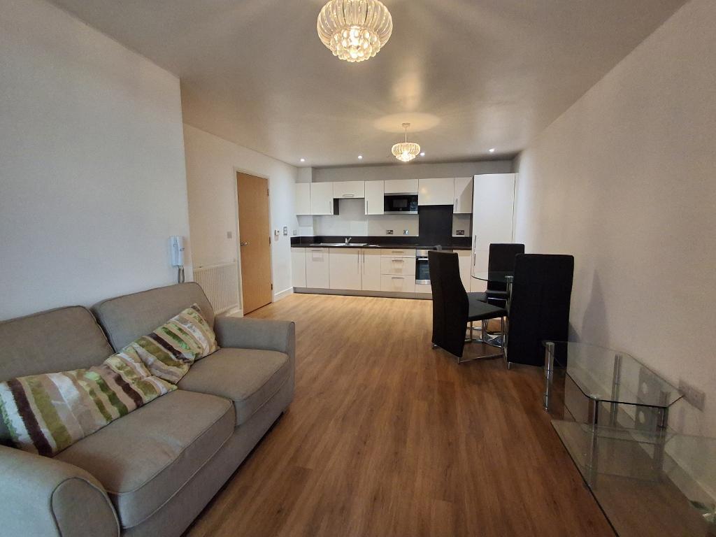 Flat Cornmill Lane in Greater London