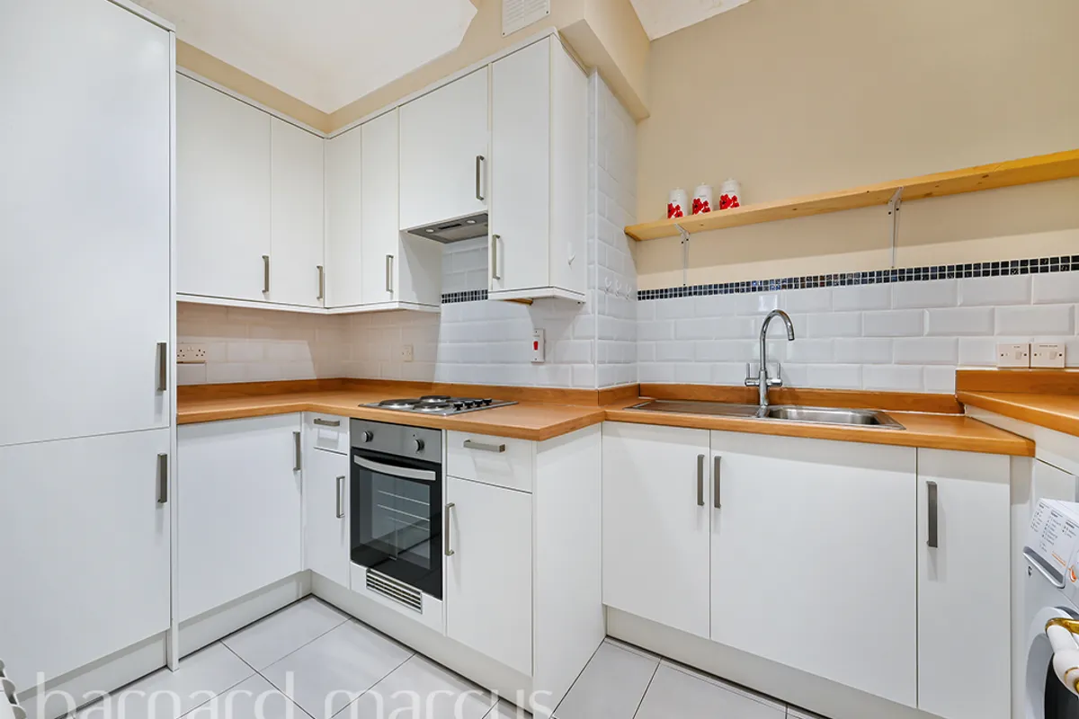 Flat Putney Hill in Greater London
