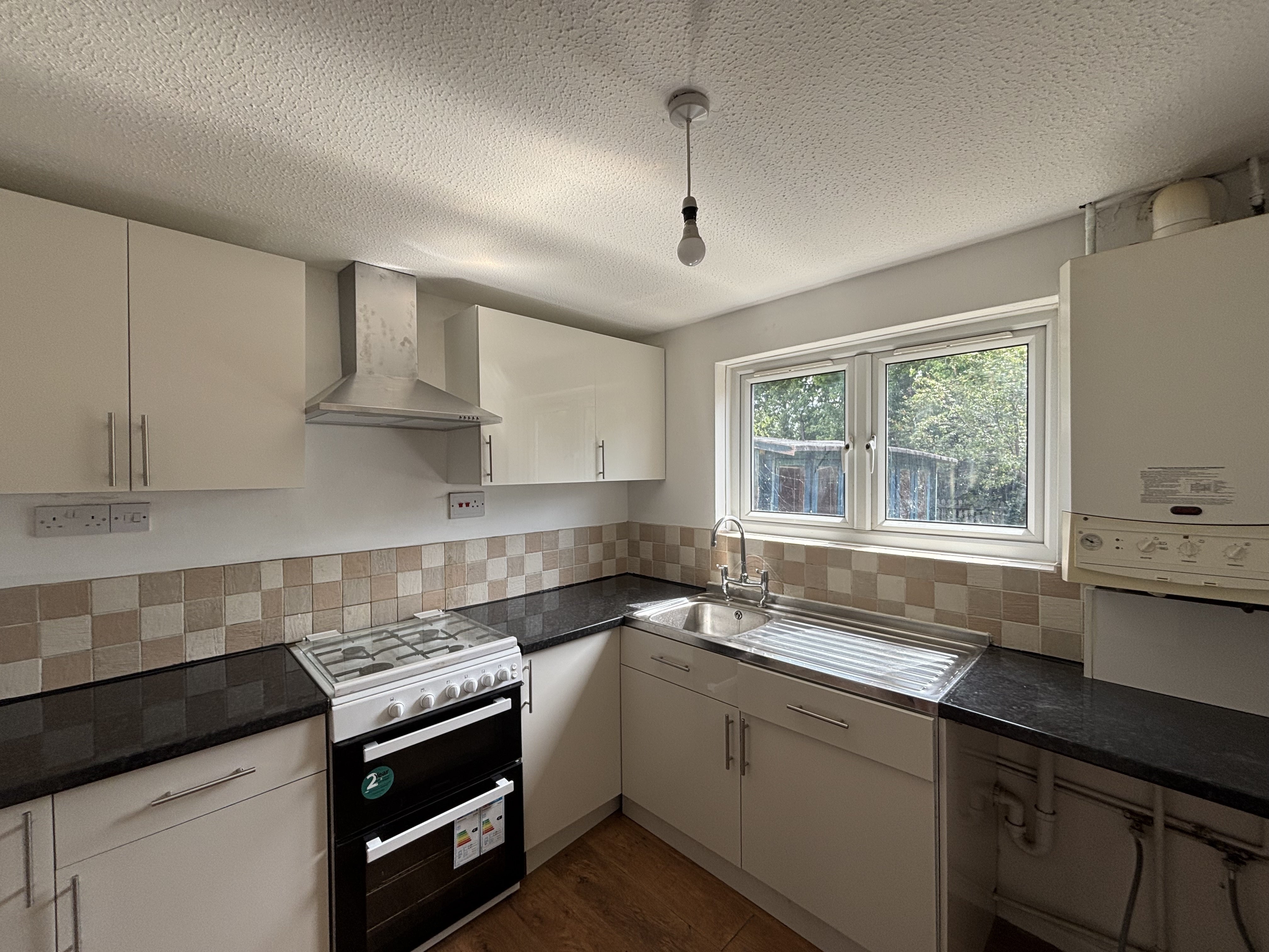 Flat Lamport Court in Milton Keynes
