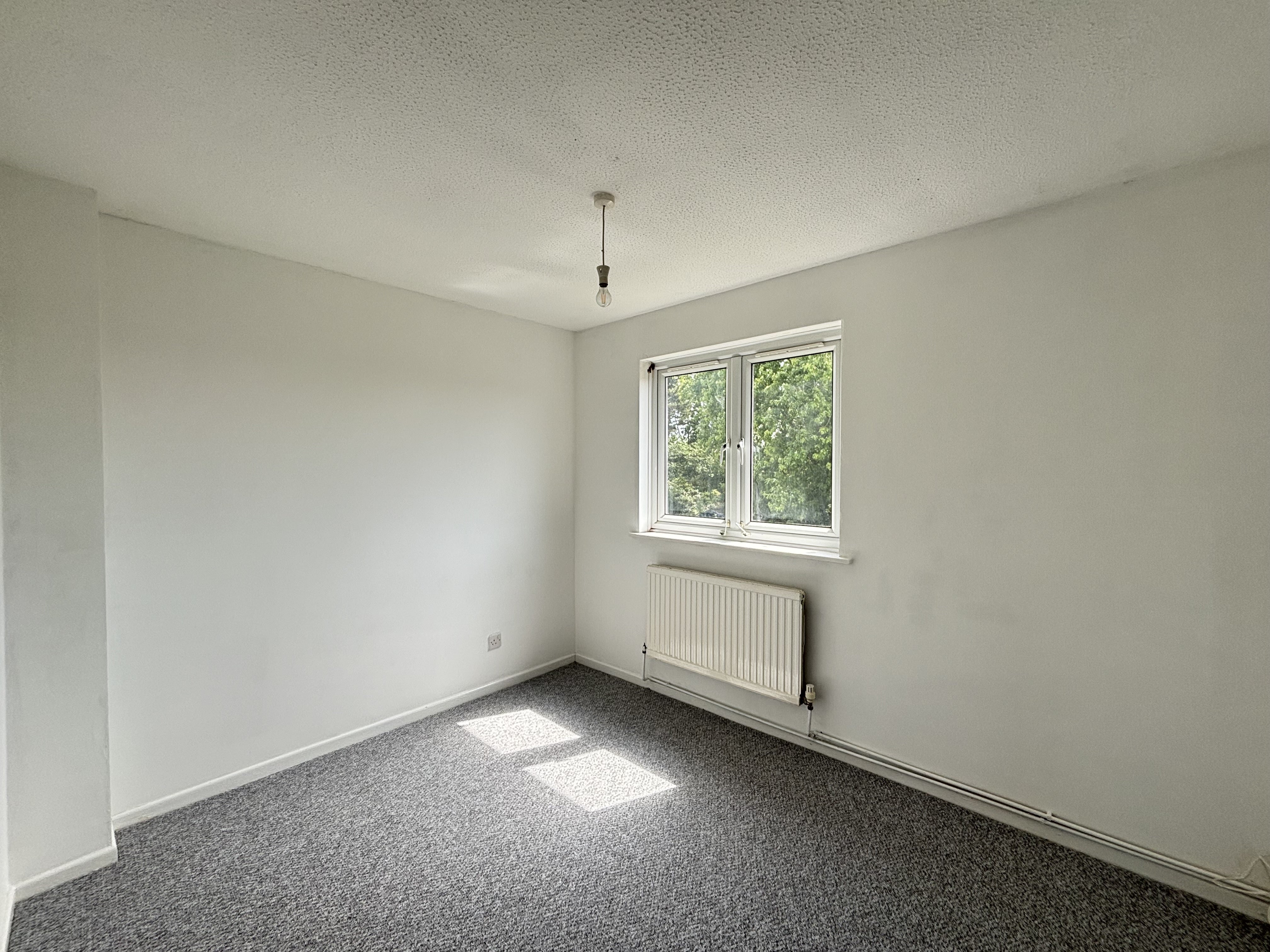 Flat Lamport Court in Milton Keynes