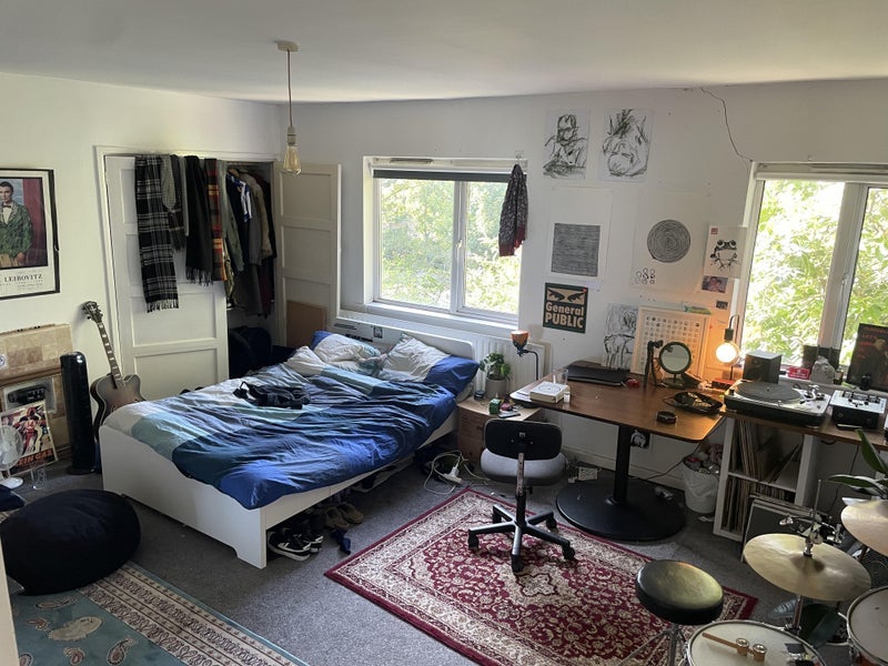 Room Coronation Road in Bristol