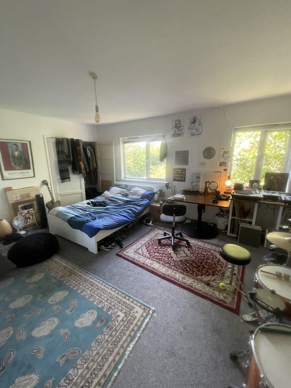 Room Coronation Road in Bristol