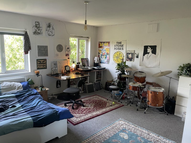 Room Coronation Road in Bristol