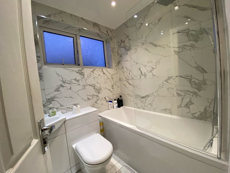 Room Bushey Down in Greater London