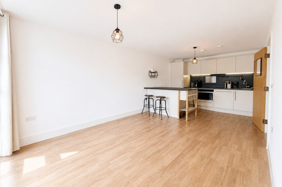 Flat Pretoria Road in Borough of Runnymede