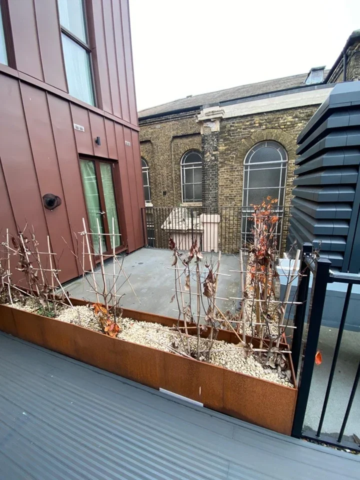 Flat Rye Lane in Greater London