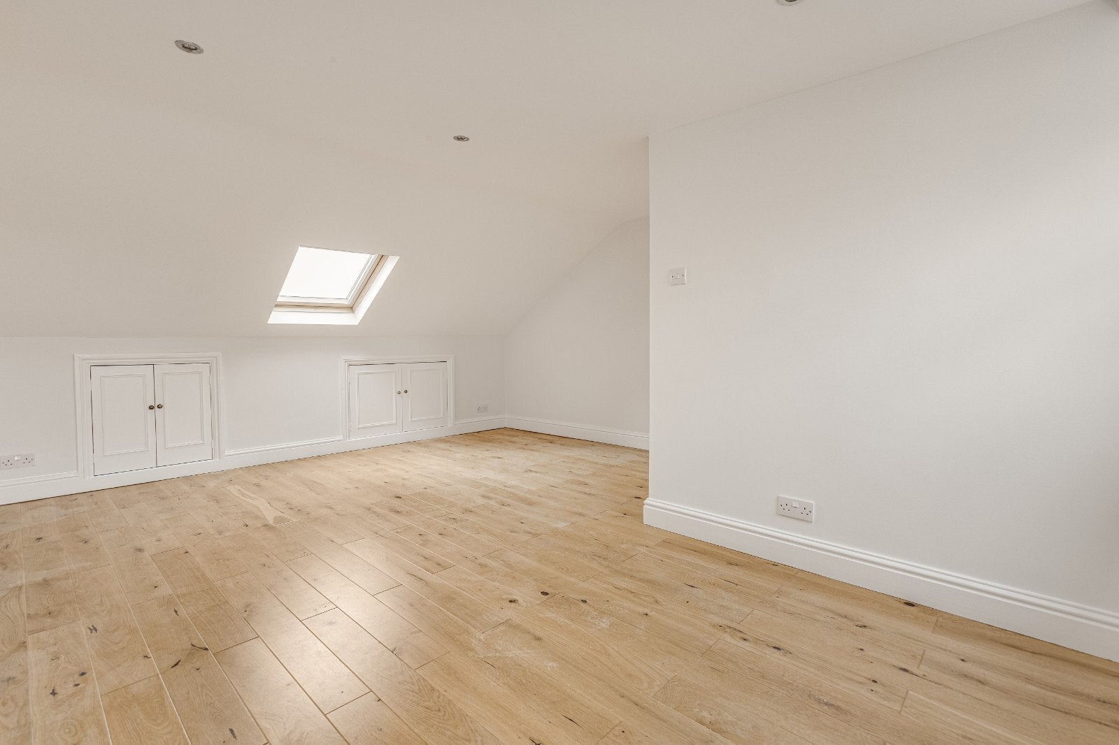 Flat Hazelbourne Road in Greater London