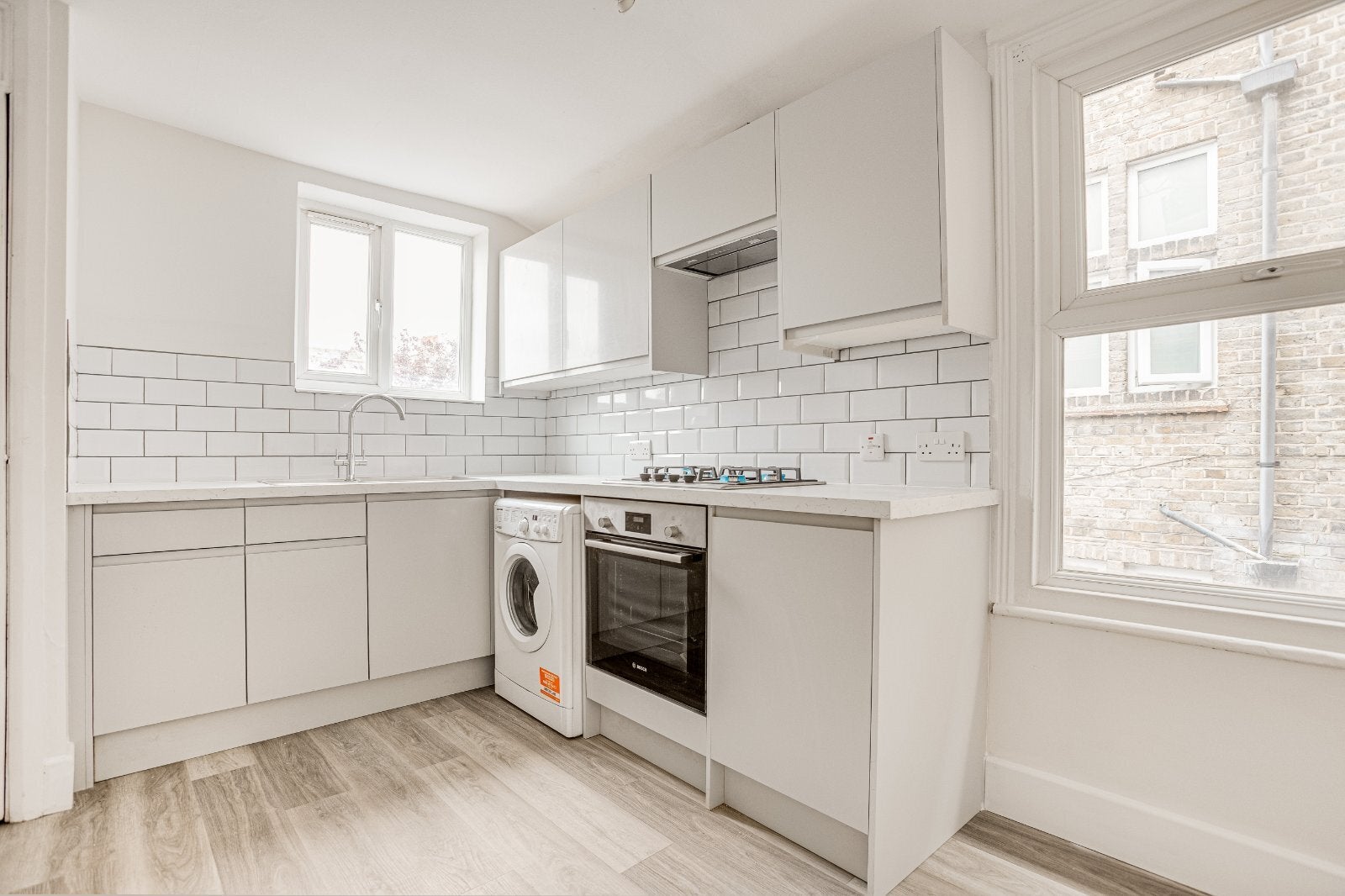 Flat Hazelbourne Road in Greater London