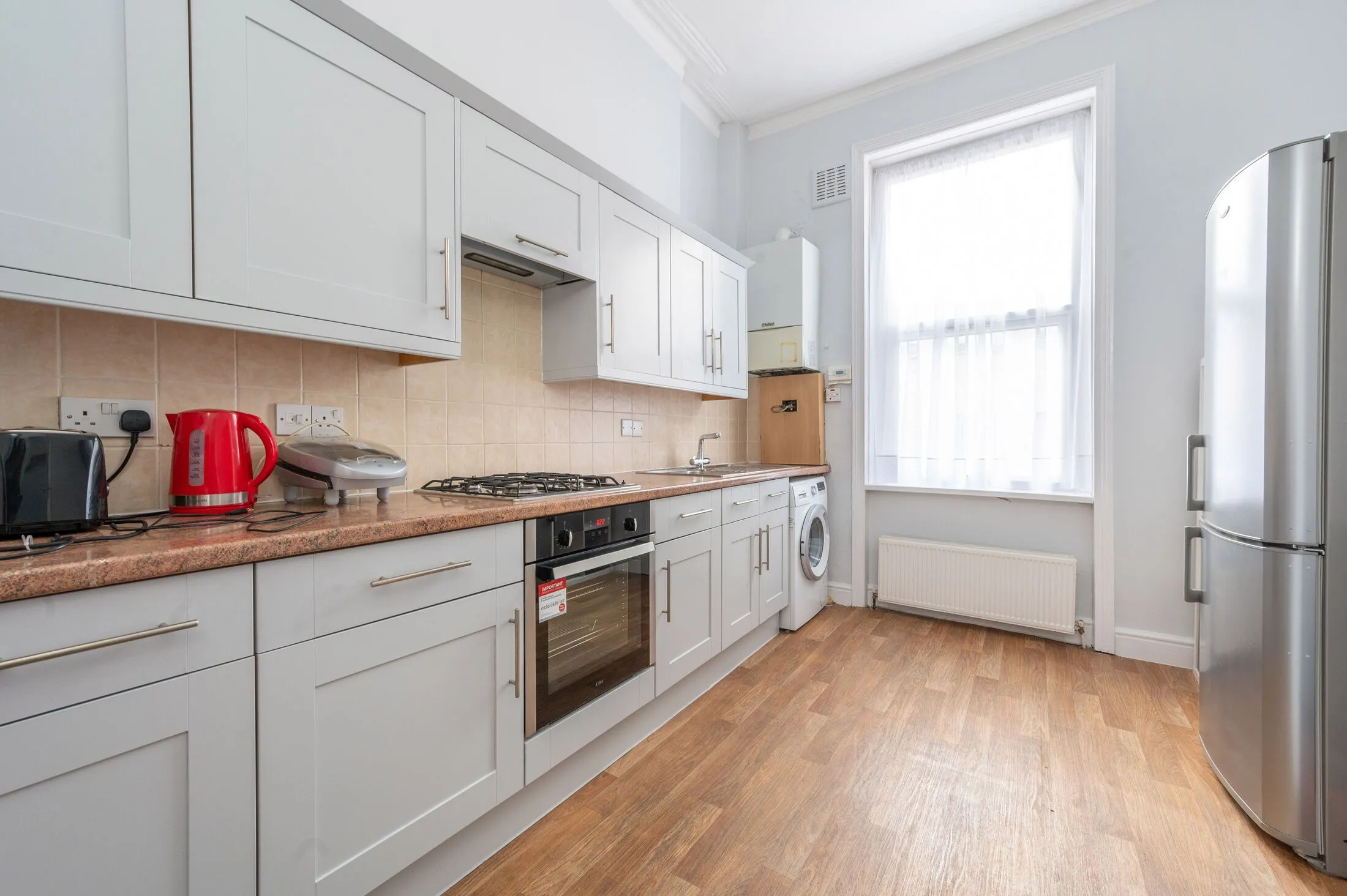 Flat Devonport Road in Greater London