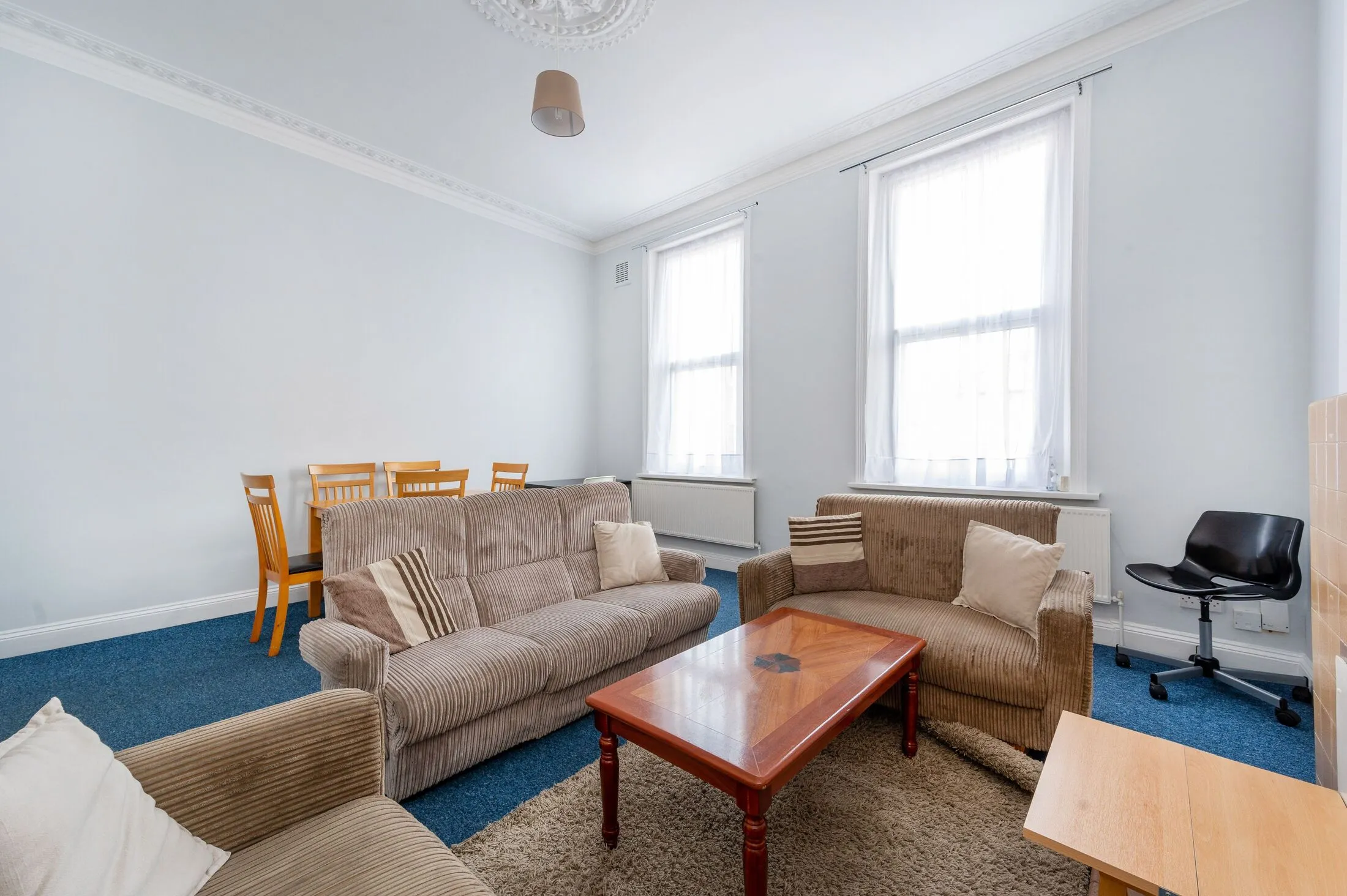 Flat Devonport Road in Greater London