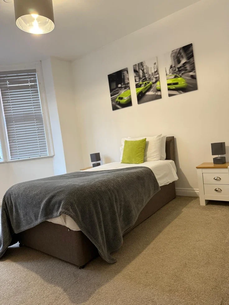 Flat Glynne Way in Hawarden