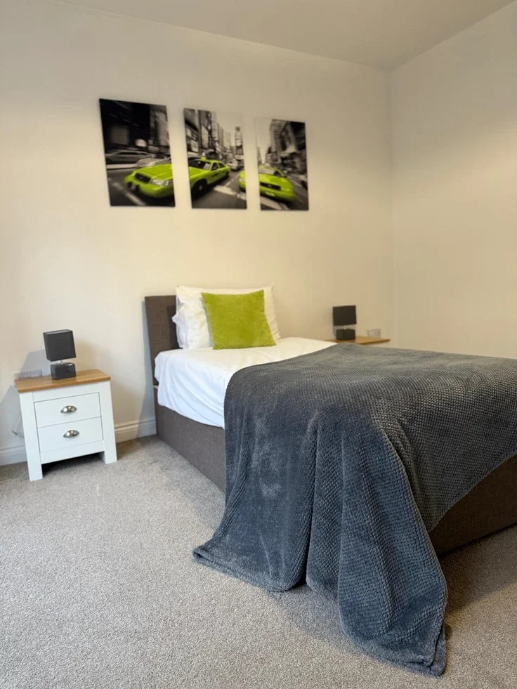 Flat Glynne Way in Hawarden