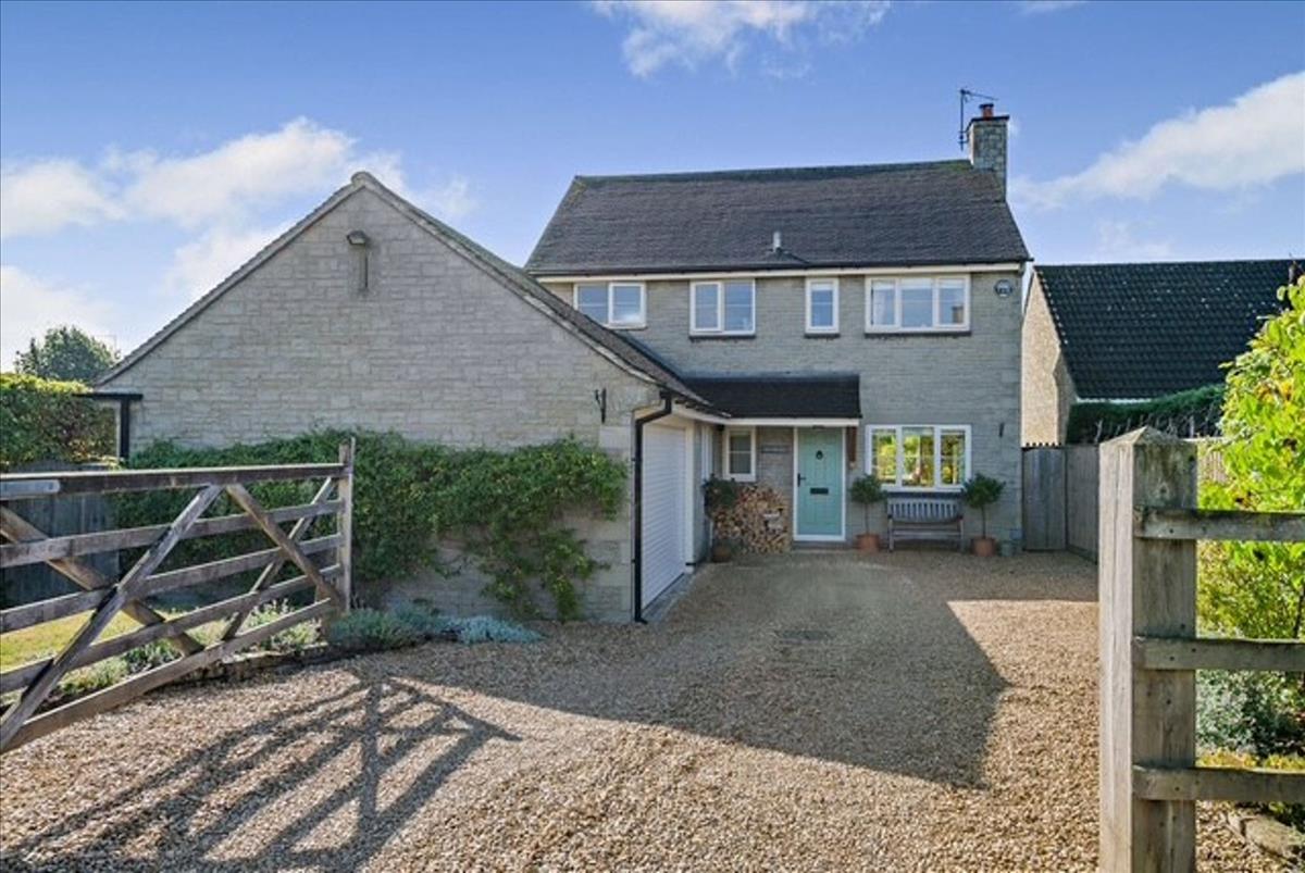 House Hornbury Hill in Minety