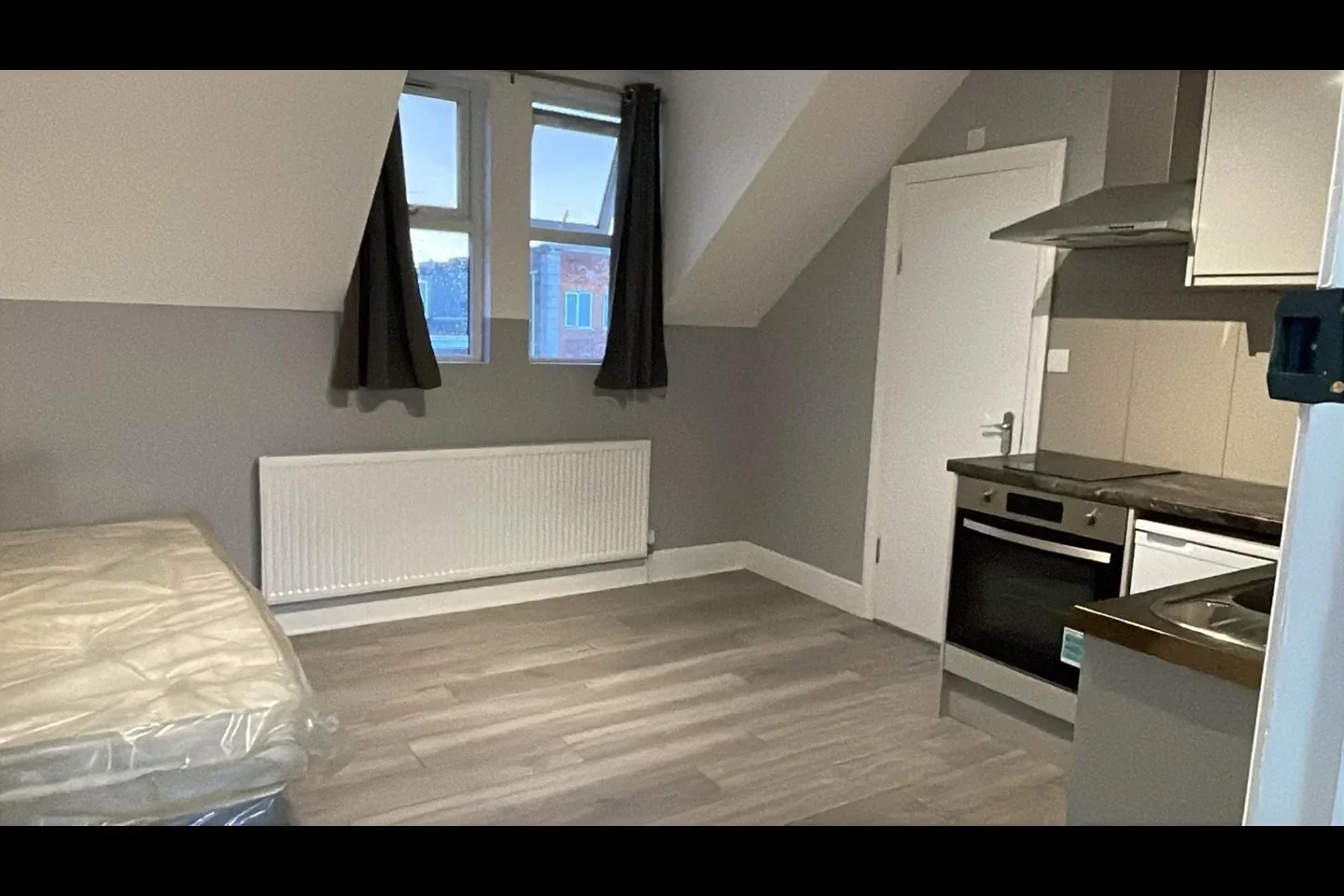 Room High Street in Greater London