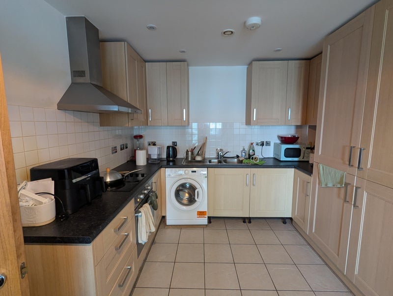 Room High Street in Greater London