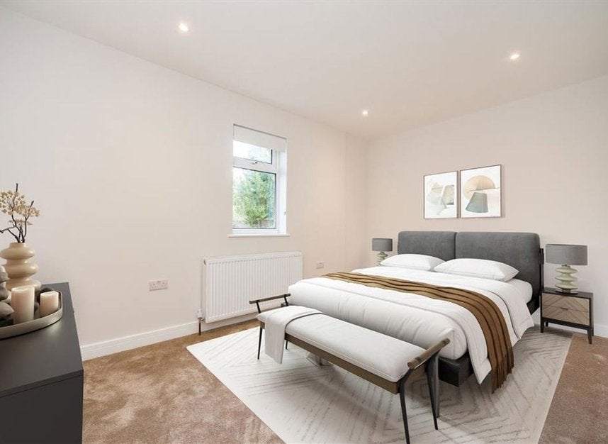 Flat Walm Lane in Greater London