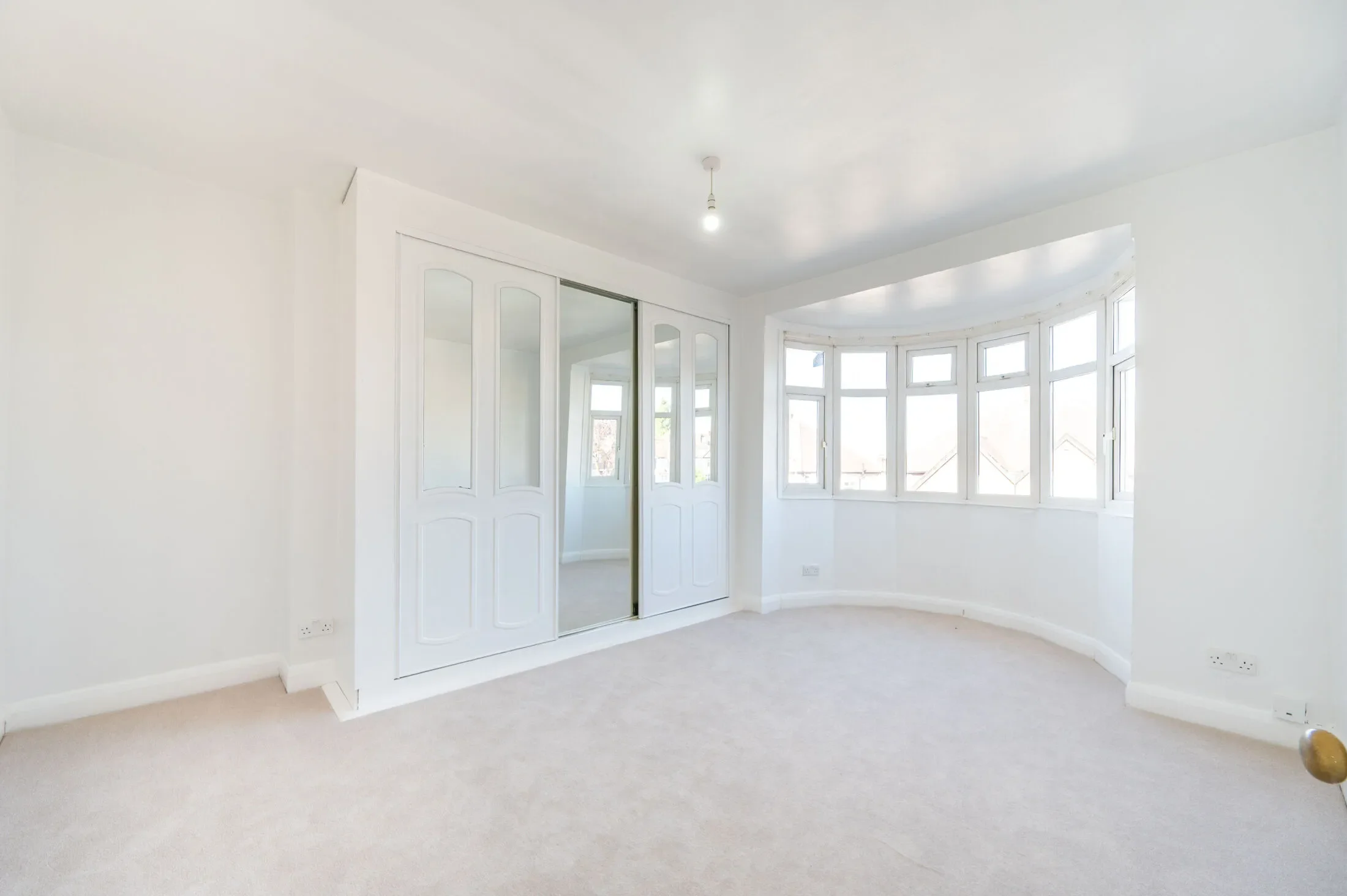 House Cairnfield Avenue in Greater London
