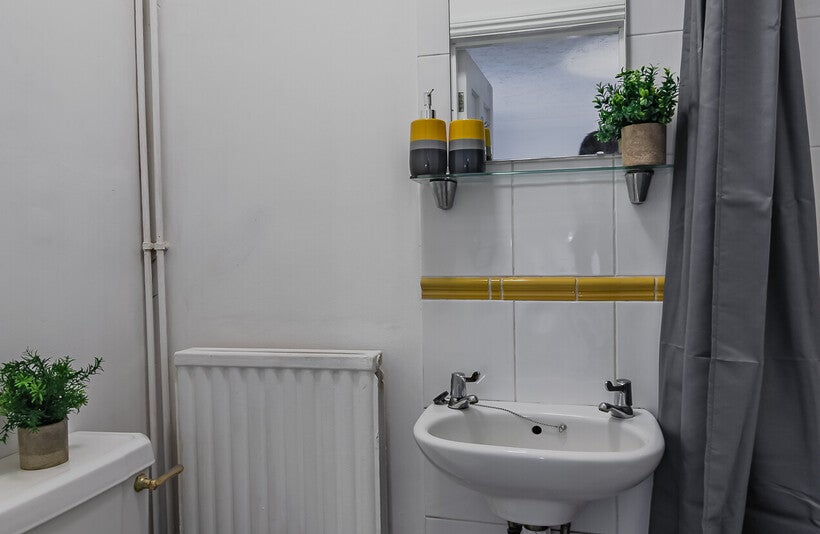 Room Dereham Road in Norwich