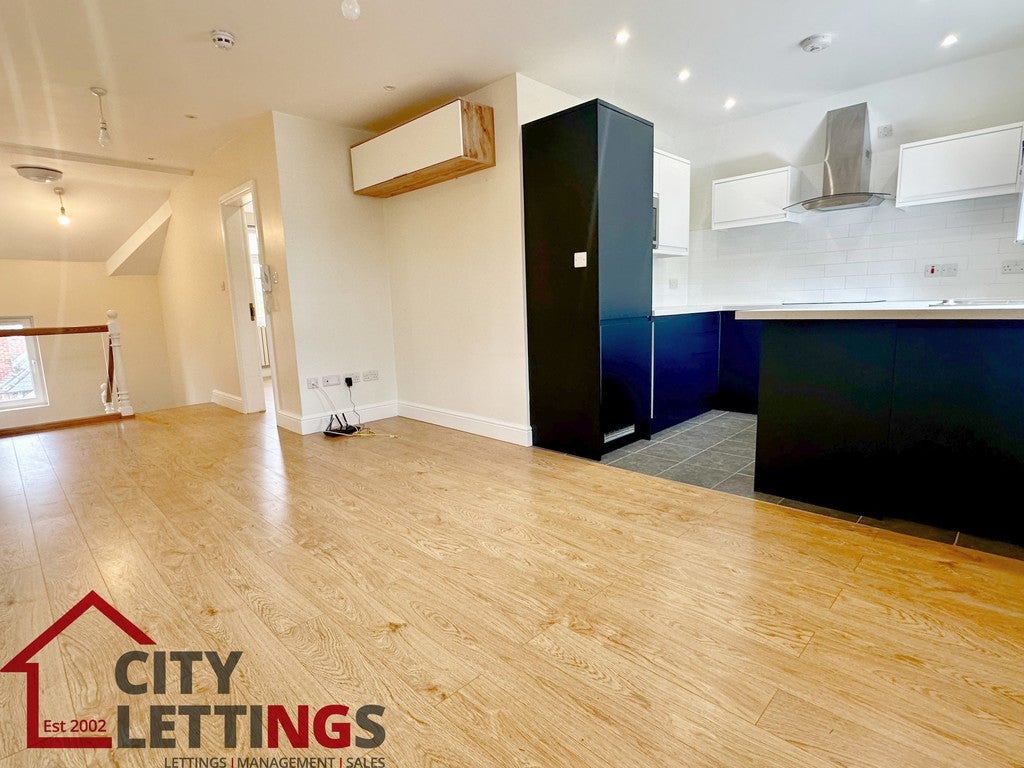 Flat Redcliffe Road in Nottingham