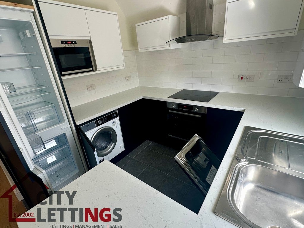 Flat Redcliffe Road in Nottingham