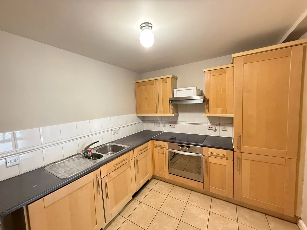 Flat Stock Orchard Crescent in Greater London