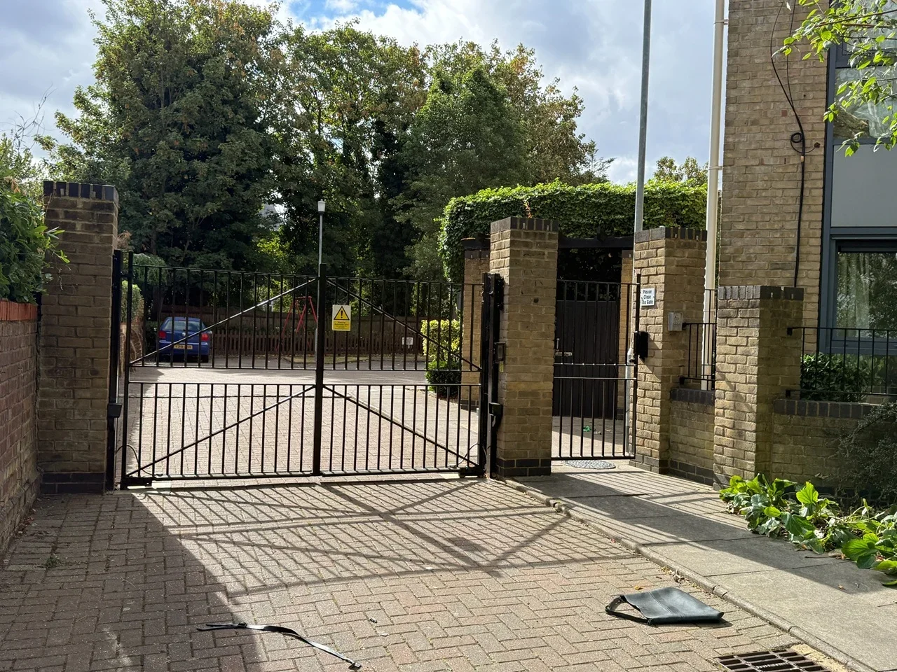 Flat Stock Orchard Crescent in Greater London