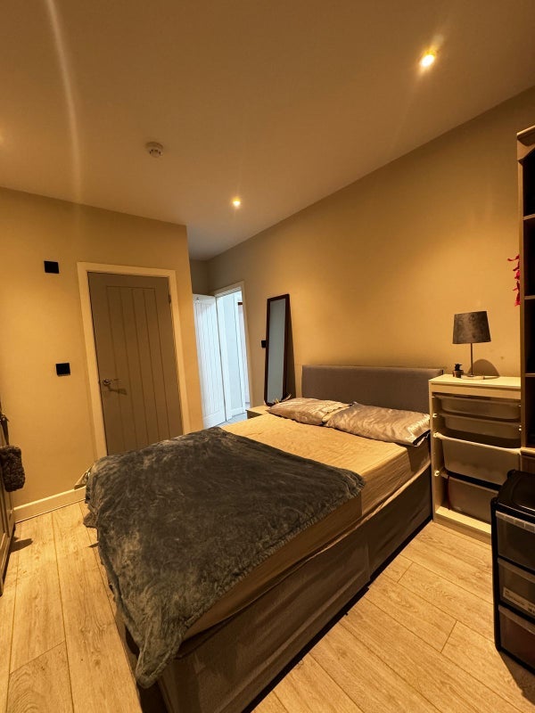 Room St John's Avenue in Liverpool