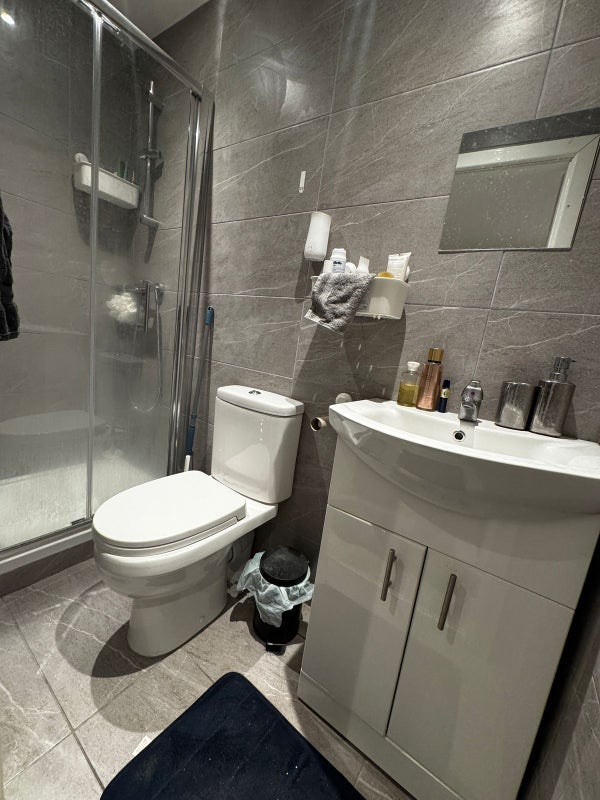 Room St John's Avenue in Liverpool